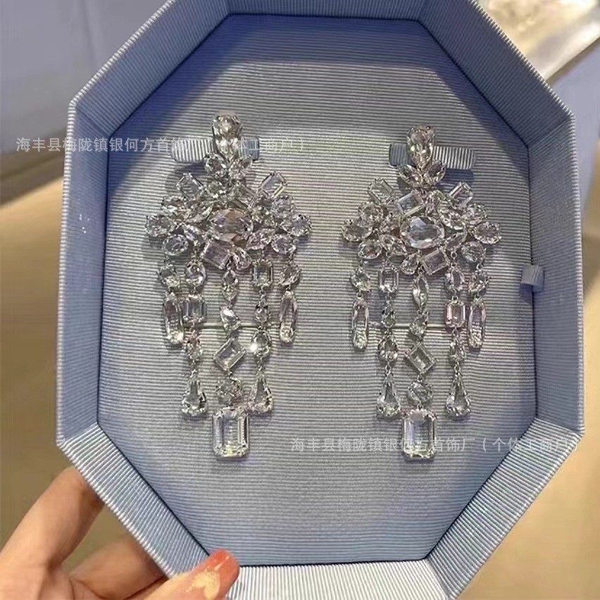 Using Swarovski crystal elements Austrian Crystal White Crystal Set gema Series Necklace Earrings