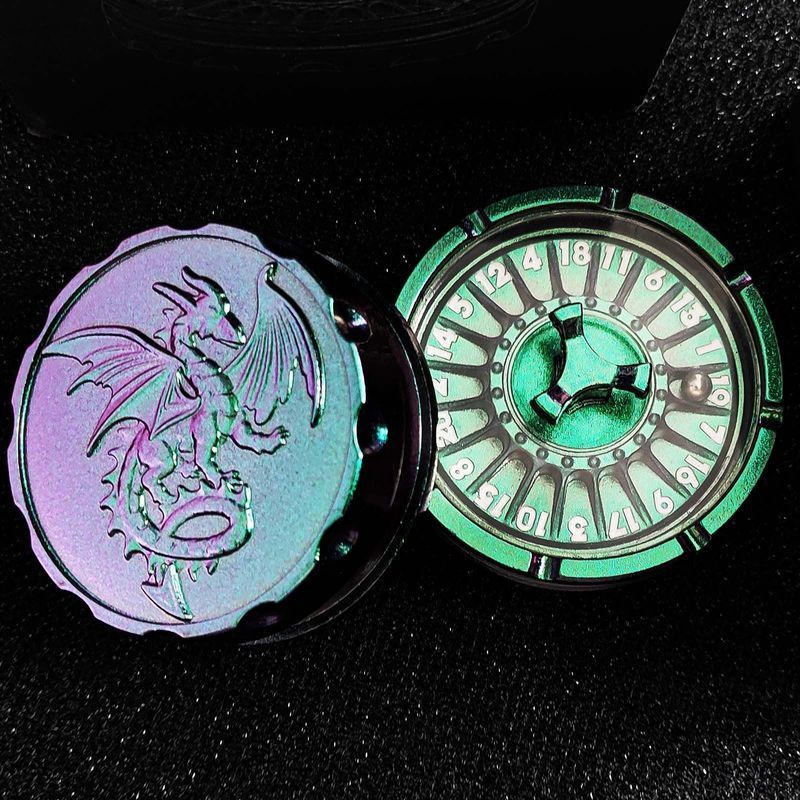 Kim loại Little Flying Dragon Roulette Xoay Fidget Spinner Dungeon Board Game