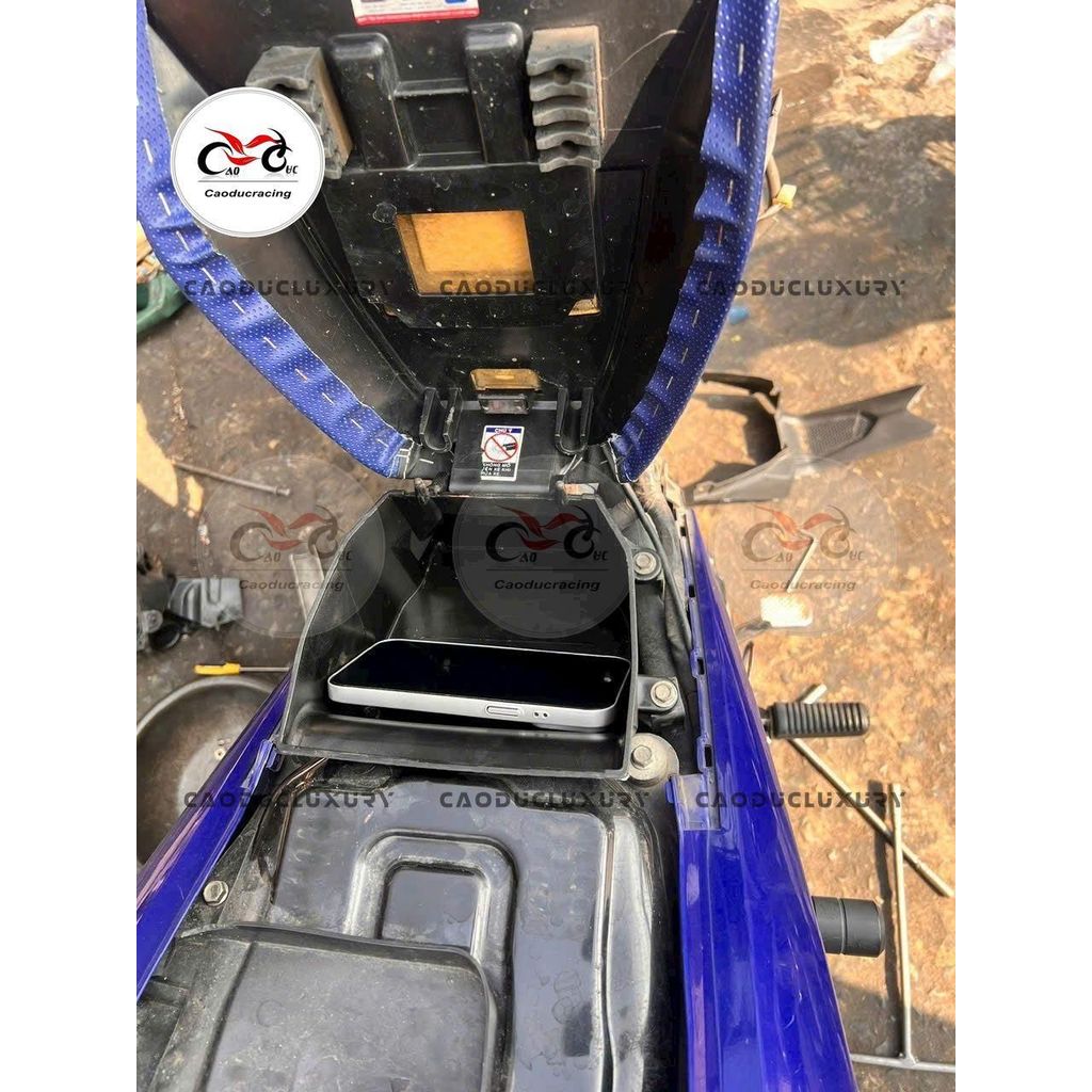 NEW DEAL - Cốp hộc đựng đồ ex150 gắn bên dưới yên nắp lọc gió ex150