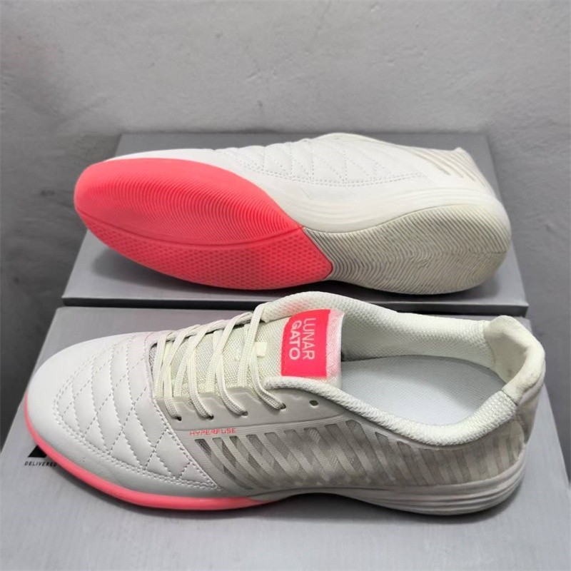 Giày LUNAR GATO II IC dành cho nam, phù hợp chơi bóng đá ngoài trời với khả năng chống trượt và bền 