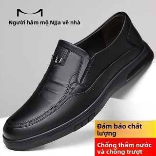 Giày da nam giả da mùa thu đông mới thoáng khí mềm mại màu đen chống trượt cho nam trung niên và cao tuổi