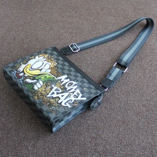 Checkerboard Dạo Phố Đeo Một Vai Túi Nam Nữ Túi Đeo Vai Cao Cấp Graffiti Hợp Thời Trang Thoáng Mát Túi Dung Tích Lớn Sinh Viên 03.01