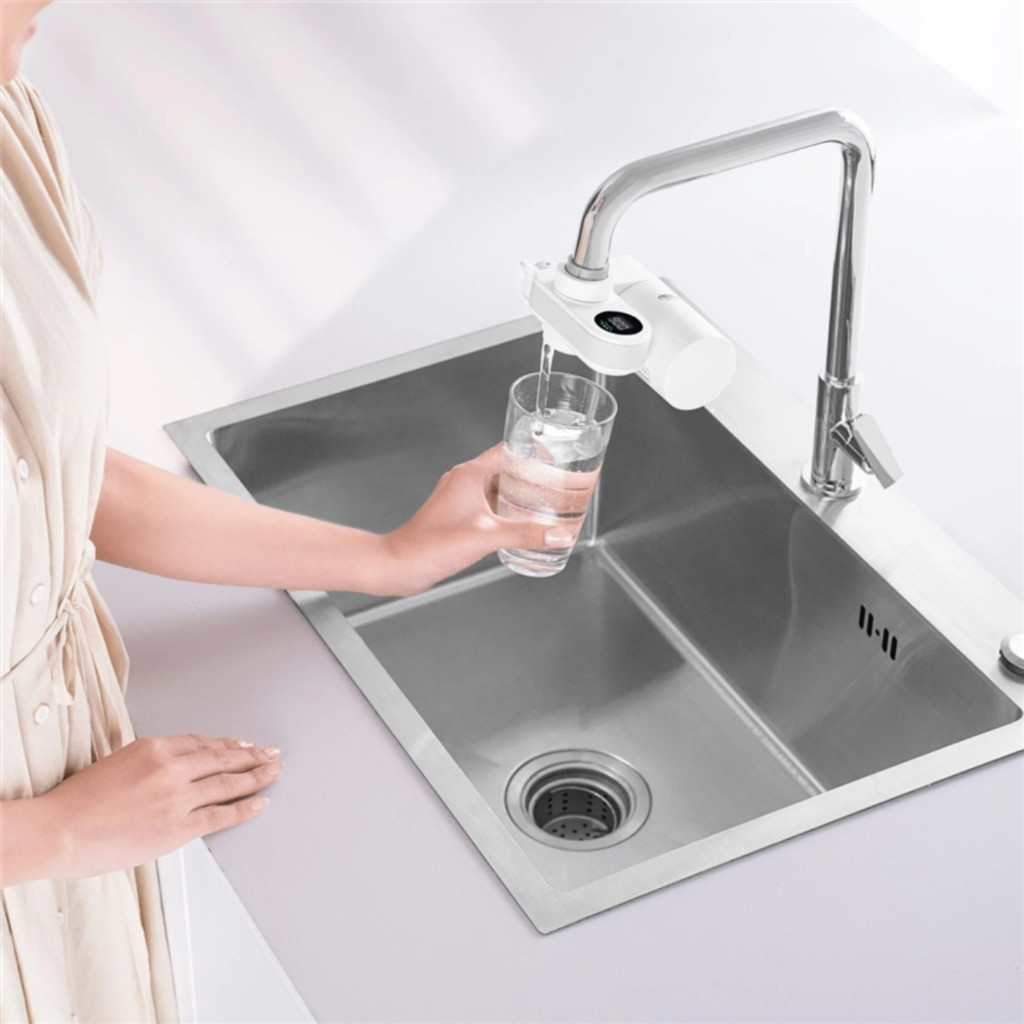 Máy lọc nước gắn vòi Cleansui EF102 loại bỏ cặn bẩn khử mùi an toàn gia đình 900L | Chính hãng