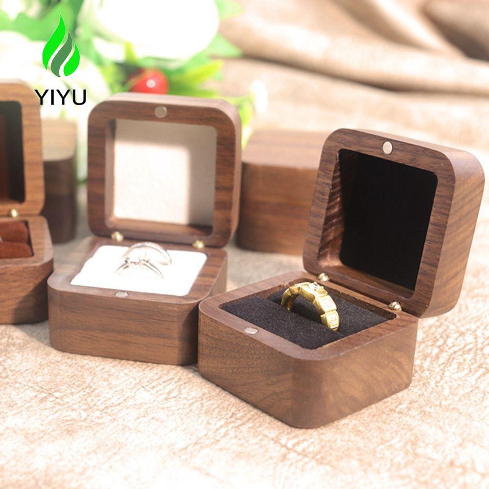 YIYU Giá đỡ nhẫn gỗ Spade YIYU, Hộp đựng nhẫn sang trọng 1 / 2 khe, Hộp đựng nhẫn cưới vuông di động