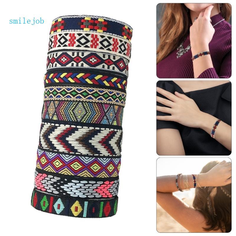 Vòng tay boho và friendship bracelet nhiều màu sắc, tiện lợi cho mọi ngày