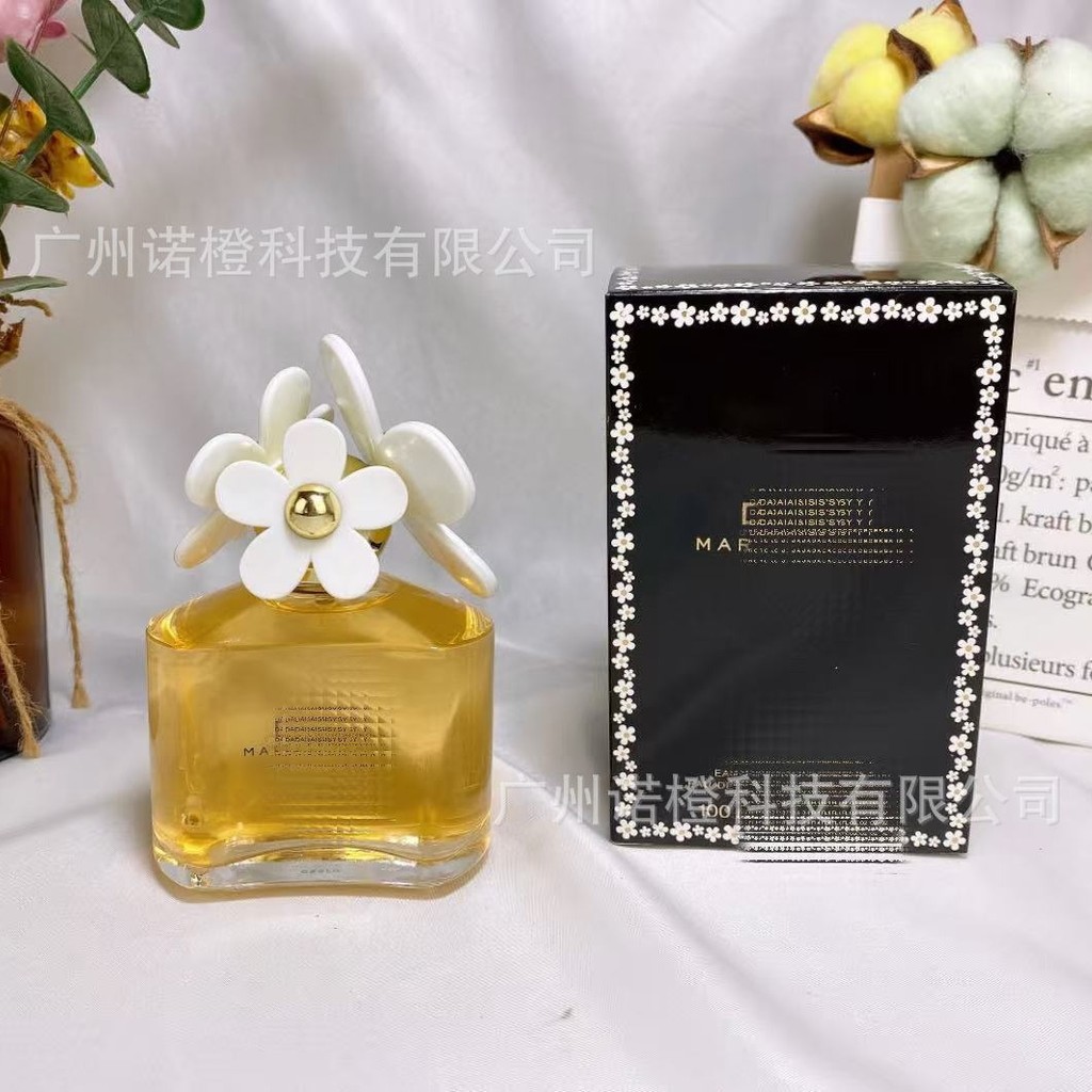 Nước Hoa Việt Nam Trang Trọng Phù Hợp Với Thương Hiệu Lớn Nước Hoa Vàng Daisy Nữ Hương Thơm Nhẹ Hồng