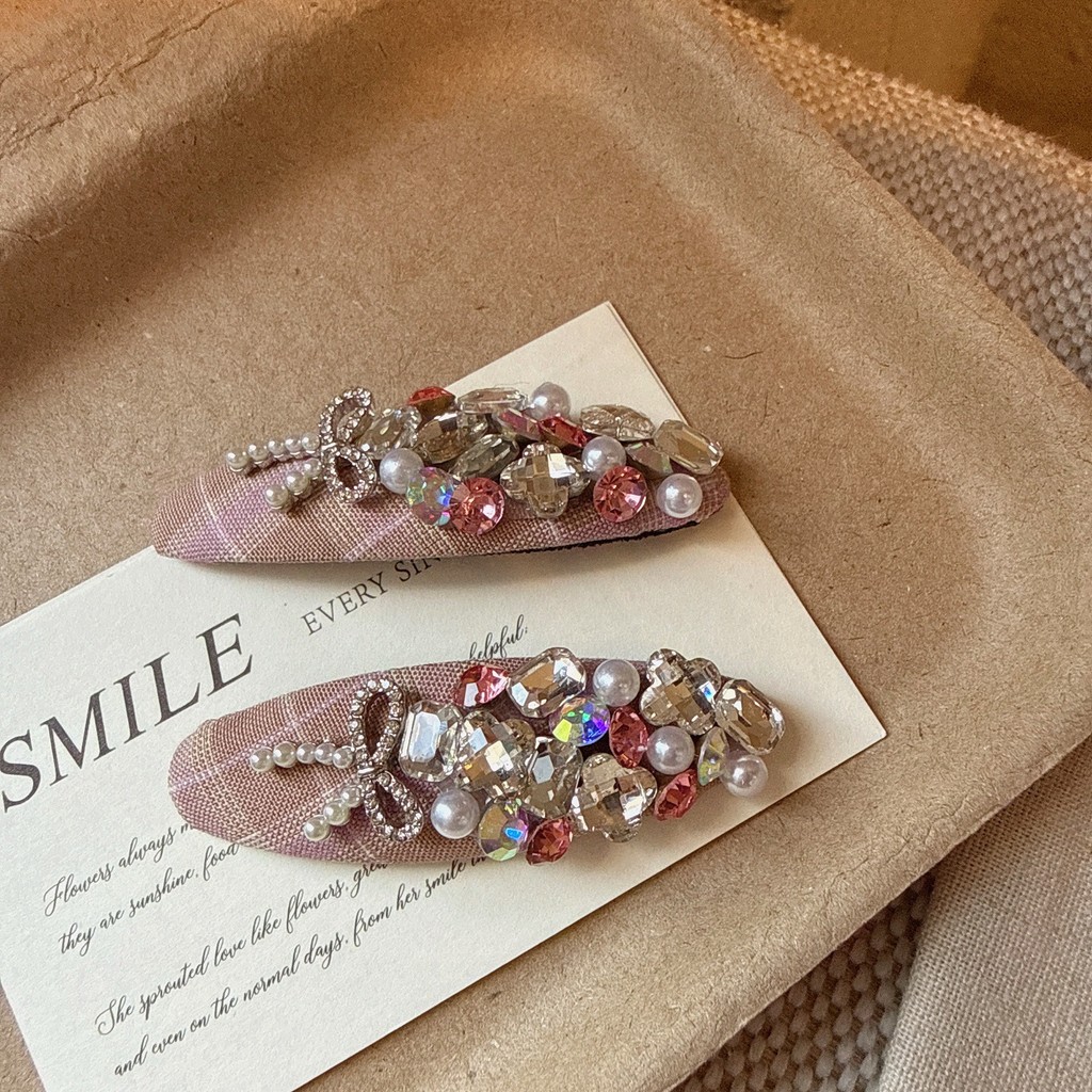 Phong cách mới 2026: Flash kim cương ngọc trai với kẹp tóc BB