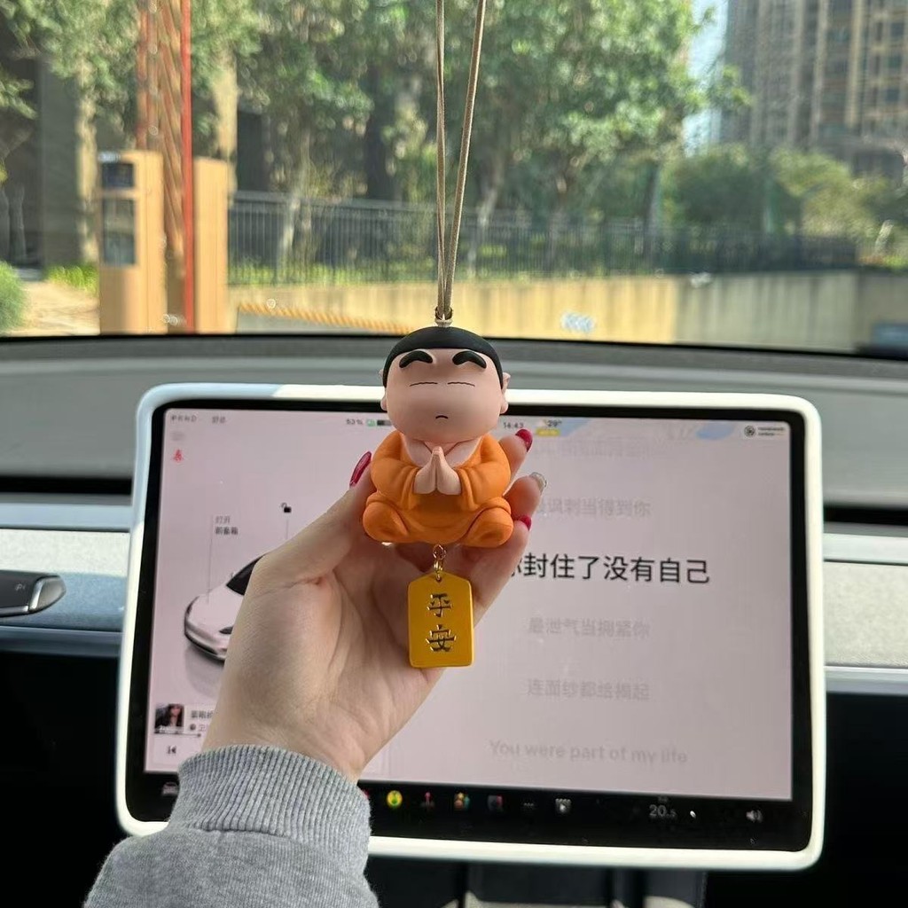 Shin-Chan Phật Crayon Shin-Chan Nhựa Gương Chiếu Hậu Ô Tô Mặt Dây Chuyền Đồ Trang Trí Ô Tô Dễ Thương