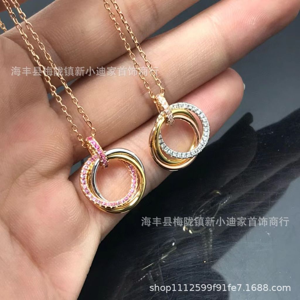 V Golden Three Rings Three Colors Inlaid Diamond Necklace Three Circles Color Separation Pink Diamon