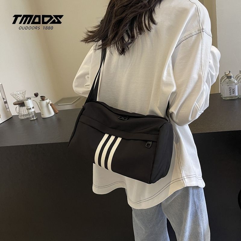 [TMOOS] Túi Nylon hợp thời trang đường phố sọc màu sắc tương phản phong cách Nhật Bản Túi đeo vai hợp thời trang phù hợp cho sinh viên 03.01