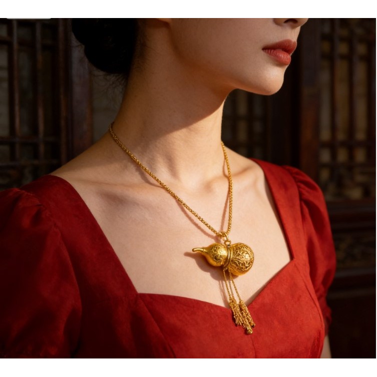 Vòng cổ nam và nữ mạ vàng cổ điển