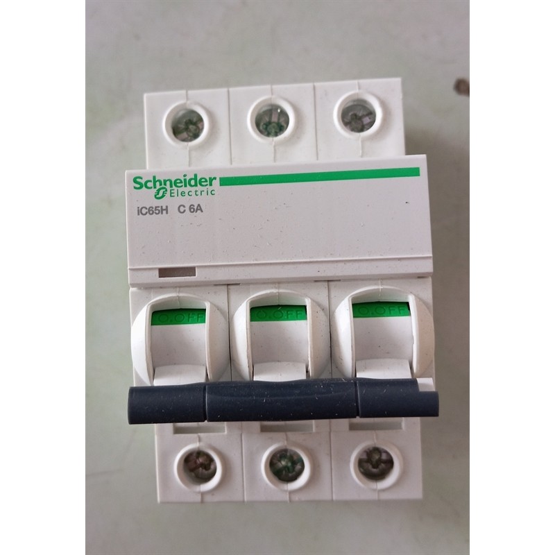 Áp tô mát MCB 3P 6A 6kA Schneider A9K28306