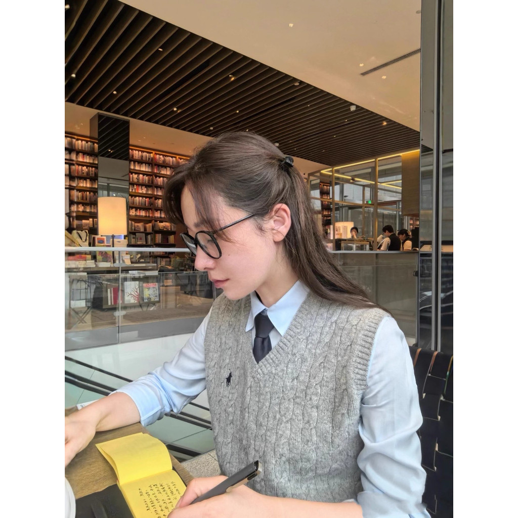 2MGC R-L Little Horse Embroidered Cable Knit V Collared sweater vest, casual and versatile, solid co