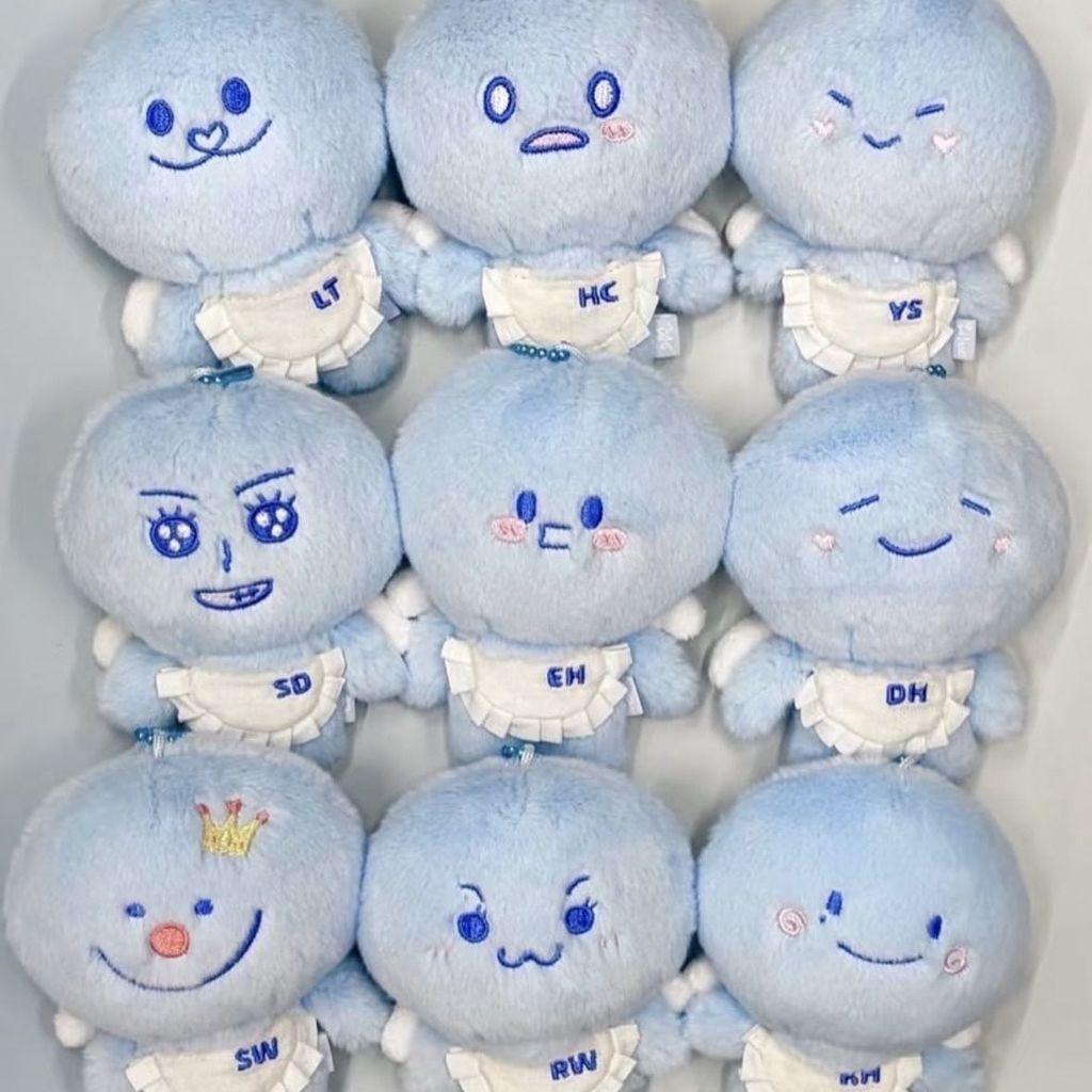 Superjunior Blue Tuan Tử Kim Jong Un Cao Kyuhyun Kim Lixu sang trọng cùng mẫu