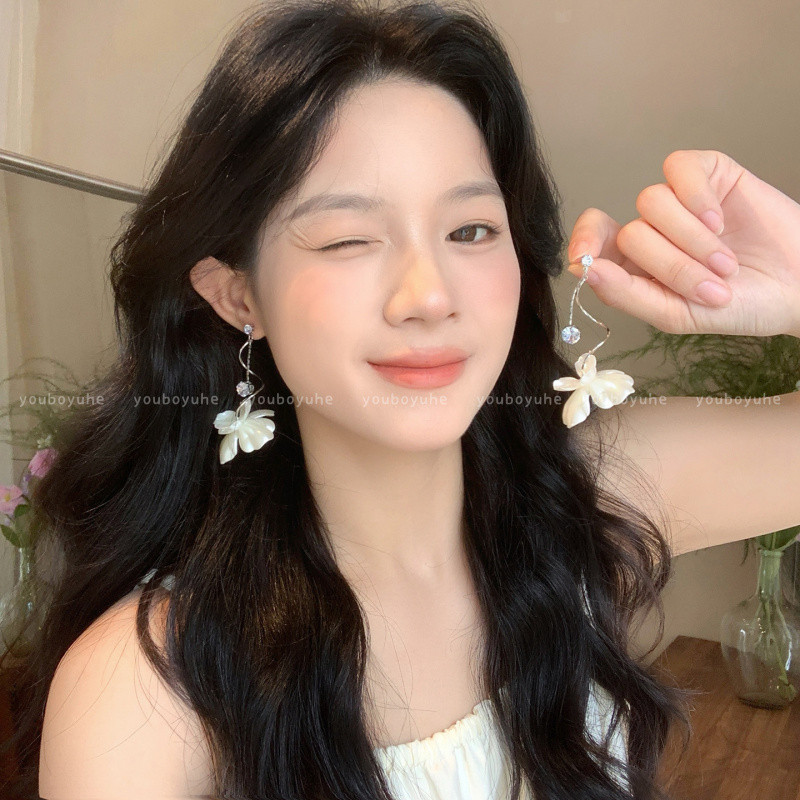 Zircon Earrings Silver Floral Design - Style Inspired by Vacations, Clip-On Type