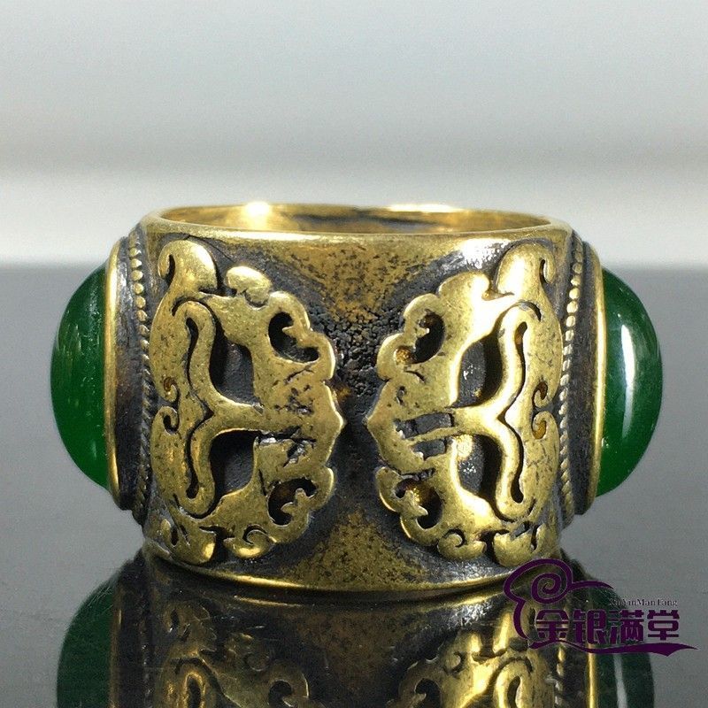 Nhẫn đá quý cờ lê tay kẻ sọc, họa tiết độc đáo