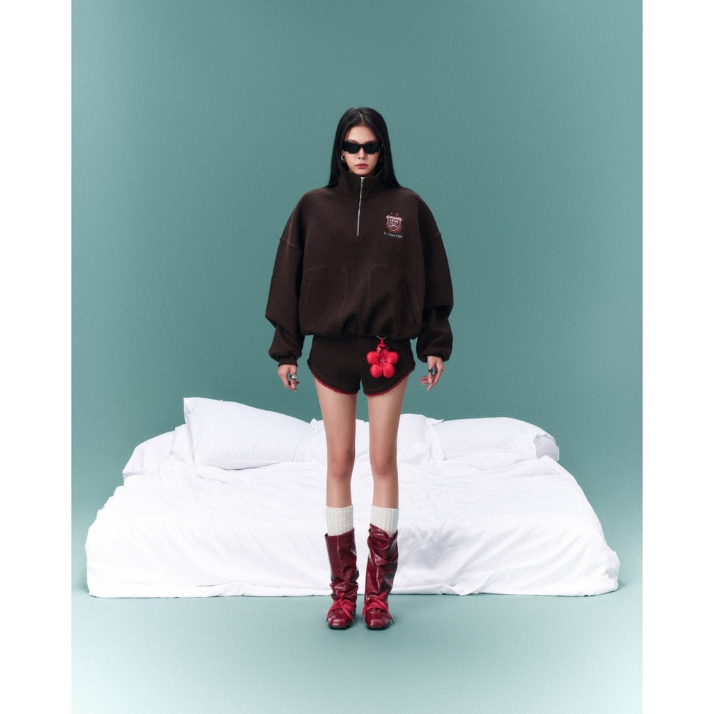 So Dópe.Club – Set áo sweater quarter zip nỉ và quần shorts nỉ nâu phối ren đỏ Brown SDC Quarter Zip