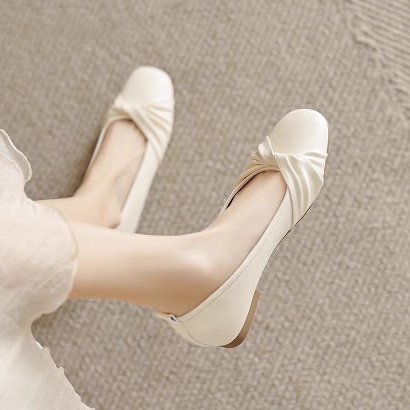 Đế Mềm Mary Jane Giày Nữ Mùa Xuân Nông Miệng Giày 2025 Phong Cách Mới Thời Trang Phù Hợp Với Cổ Tích Phù Hợp Với Váy Giày Đế Bằng YBL2.28