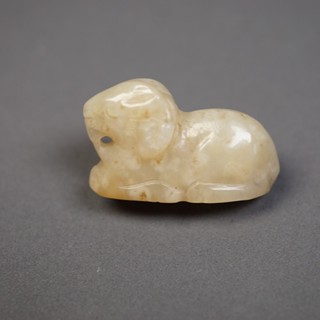 Ngọc Hetian cũ tự nhiên với màu đường Mặt dây chuyền cừu chạm khắc tròn Ngọc cổ F5-0827