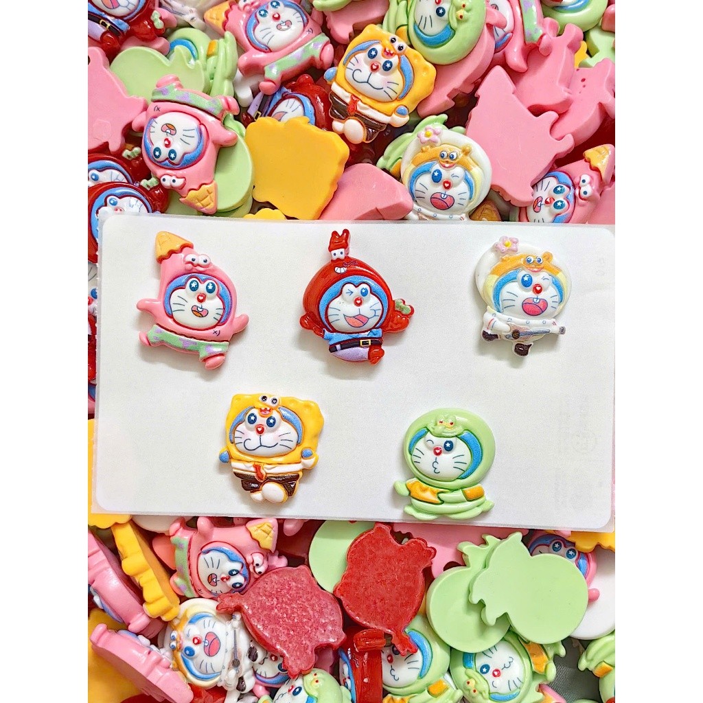 Set Charm Doraemon Hóa Trang Baby Cute – Doraemon Đội Mũ, Cosplay Màu Sắc, Charm Gắn Dép DIY Dễ Thươ