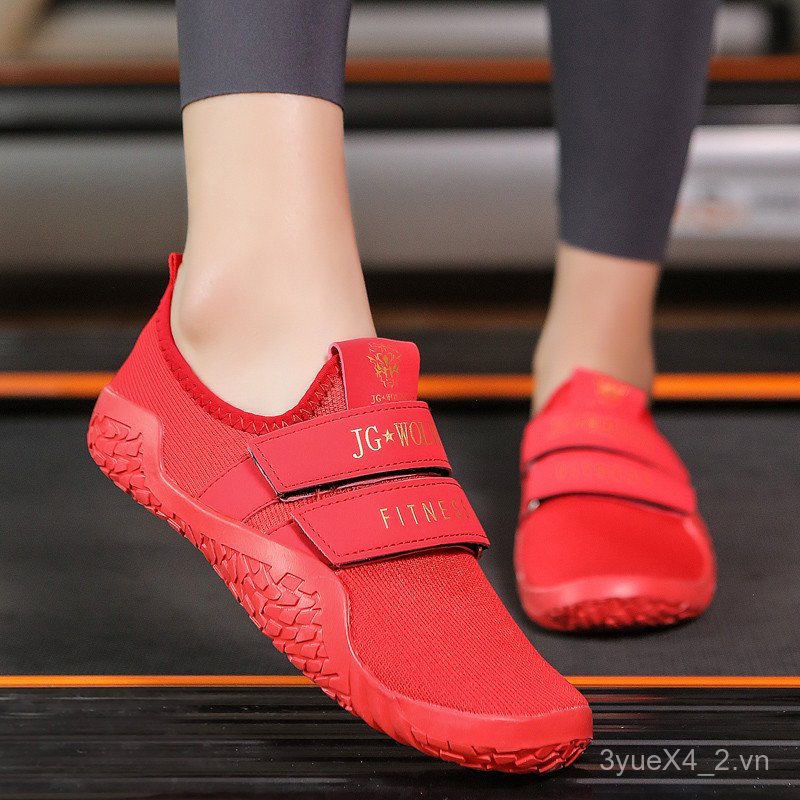 Giày thể thao cao cấp cho chạy bộ và tập yoga