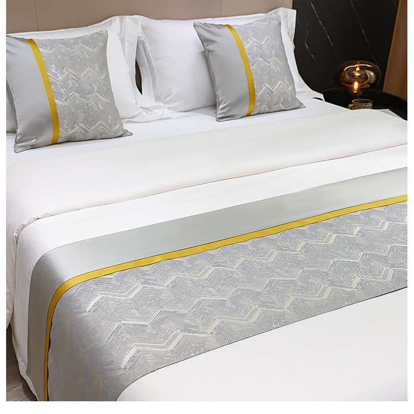 Khách sạn hiện đại Bed Runner Extra Long Quilted Coverlet Microfiber mềm Khăn trải giường chống nhăn