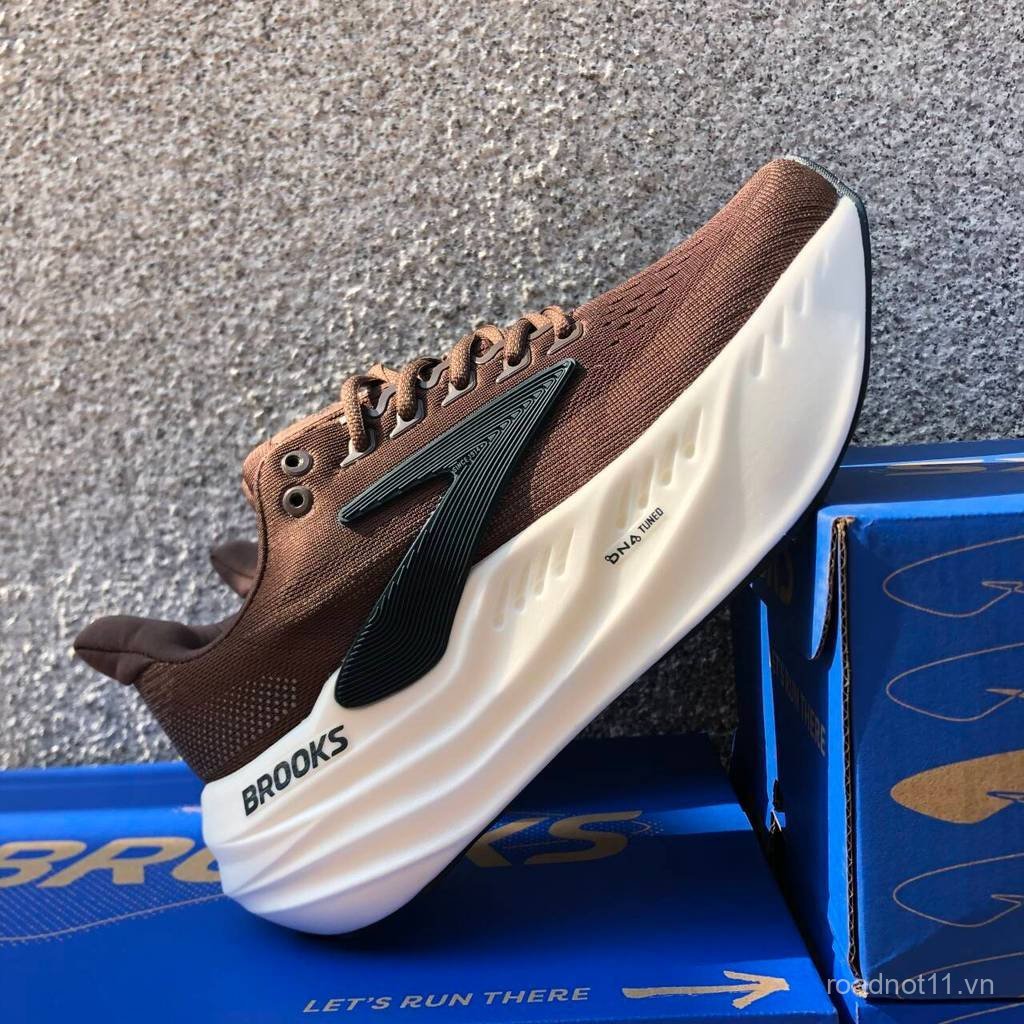 Giày chạy bộ Brooks Glycerin Max với đệm Marathon và đế dày