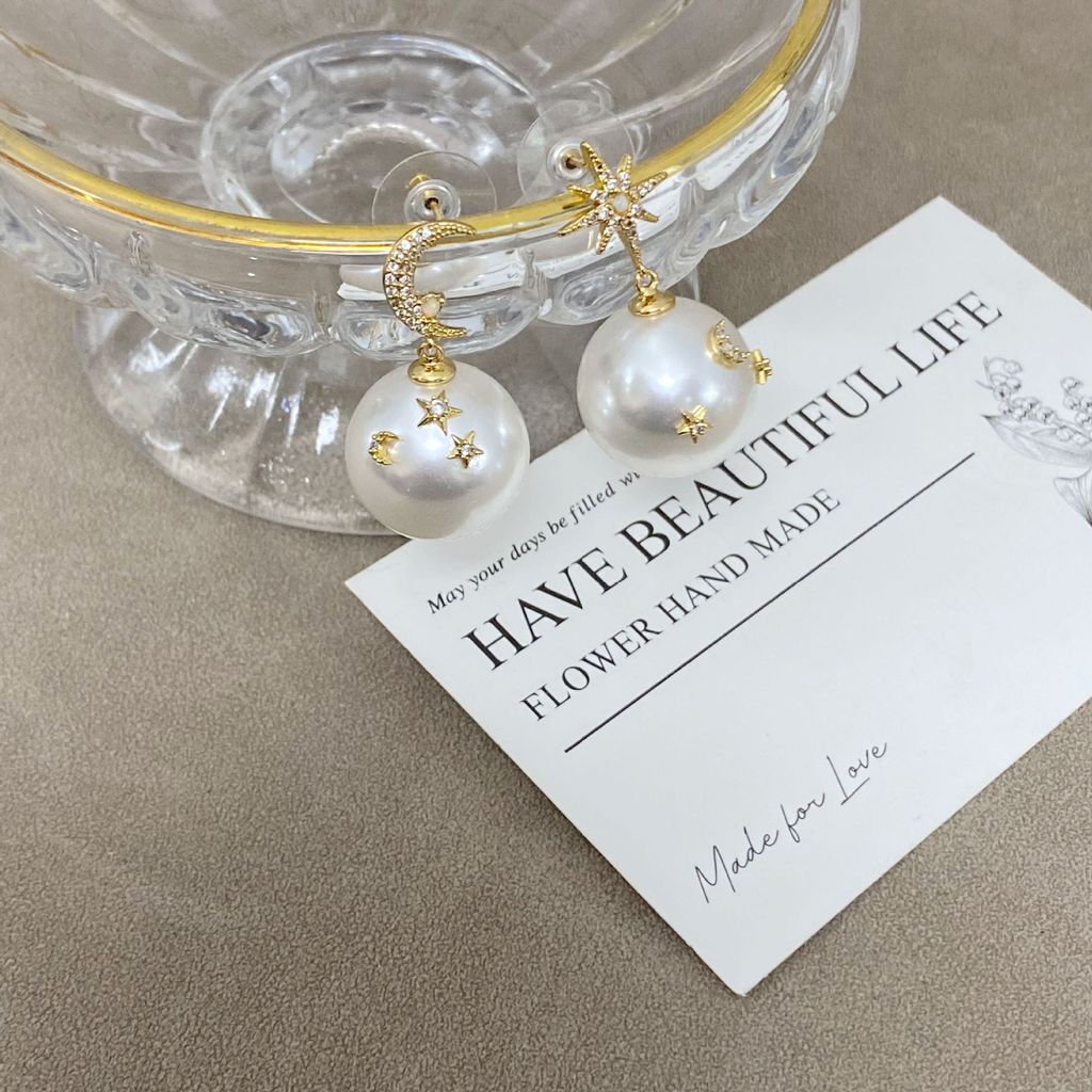 Spring and Autumn Eight-Pointed Star Information Earrings Design Small and Exquisite Commuting Women