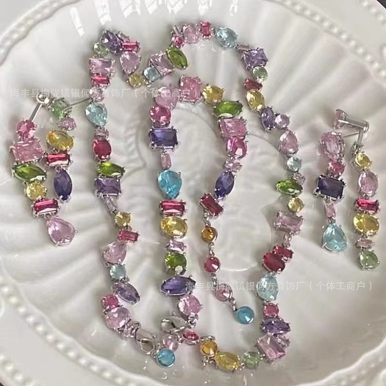 Ornament Gema520Candy Flowing Light Necklace for Women with Austrian Crystal Elements Candy Collarbo