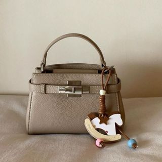 Túi Xách Nữ Đeo Chéo Dáng Vuông Da Trơn Cao Cấp Túi Xách Tay Kèm Charm Ngựa Thời Trang - HT571