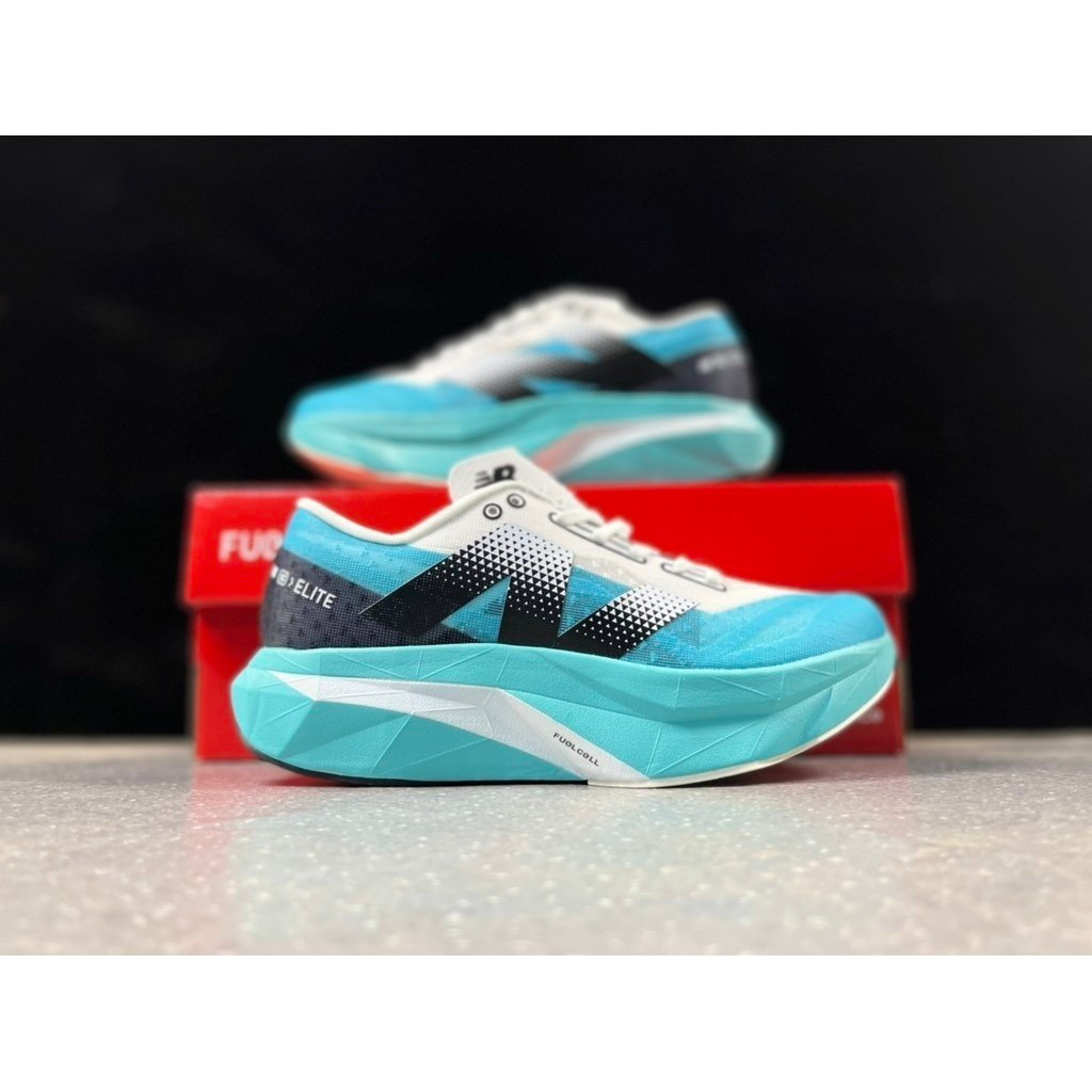 Sneakers Rebel V4 Phong Cách Mới, Chất Liệu Carbon Siêu Nhẹ Cho Thể Thao và Hàng Ngày