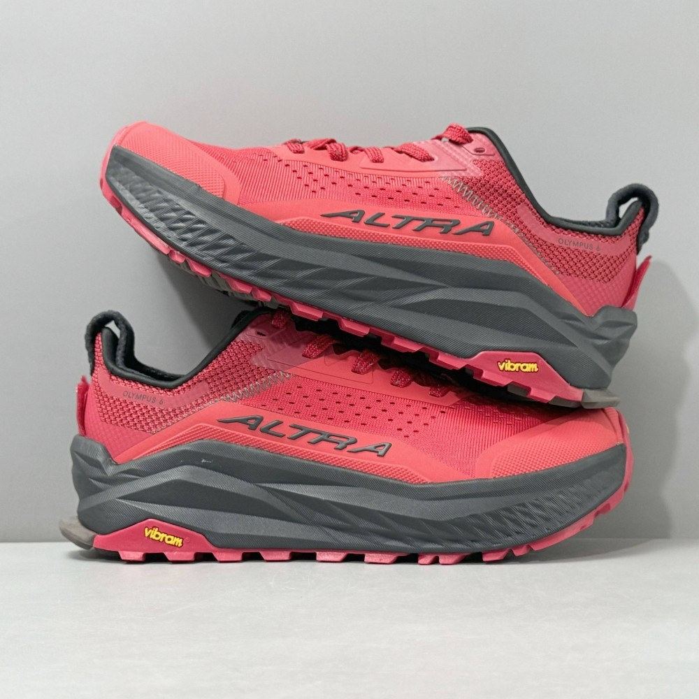 Giày chạy bộ Altra Olympus 6 bền bỉ để chạy bộ đường dài và đi bộ đường dài - có màu đỏ, đen và xanh