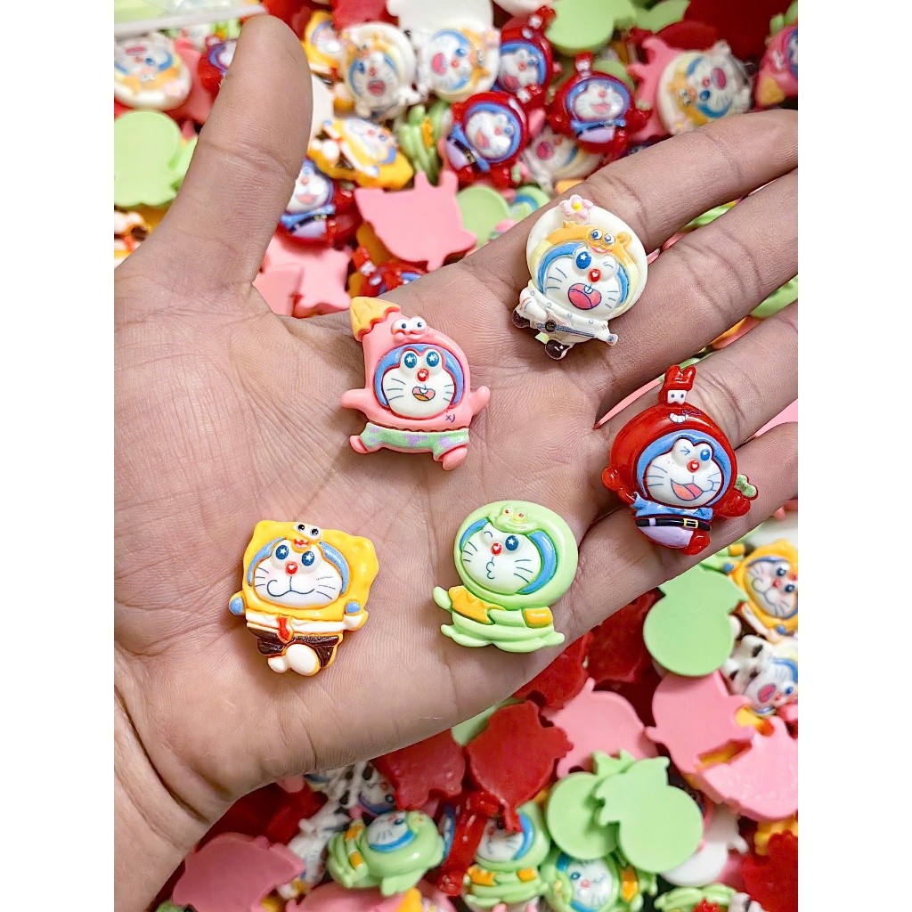 Set Charm Doraemon Hóa Trang Baby Cute – Doraemon Đội Mũ, Cosplay Màu Sắc, Charm Gắn Dép DIY Dễ Thươ
