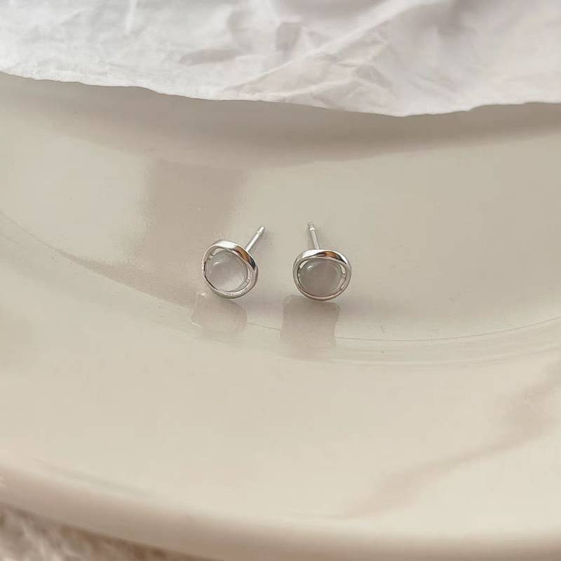 Sterling Silver Opal Stone Ear Studs Simple Temperamental Minority Design Light Luxury Fashion Versa
