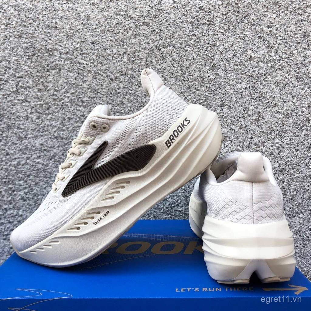 Giày chạy bộ Brooks Glycerin Max với đệm Marathon và đế dày