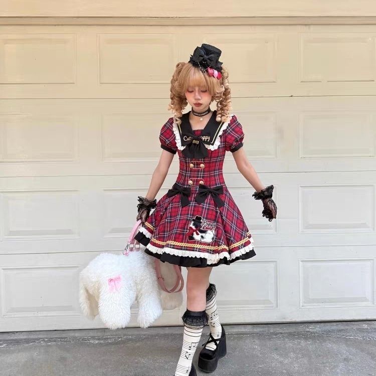 Spot Spot Ancient Kẻ sọc dễ thương Slim-fit Slimmer Look Gothic Dress Gothic Dress