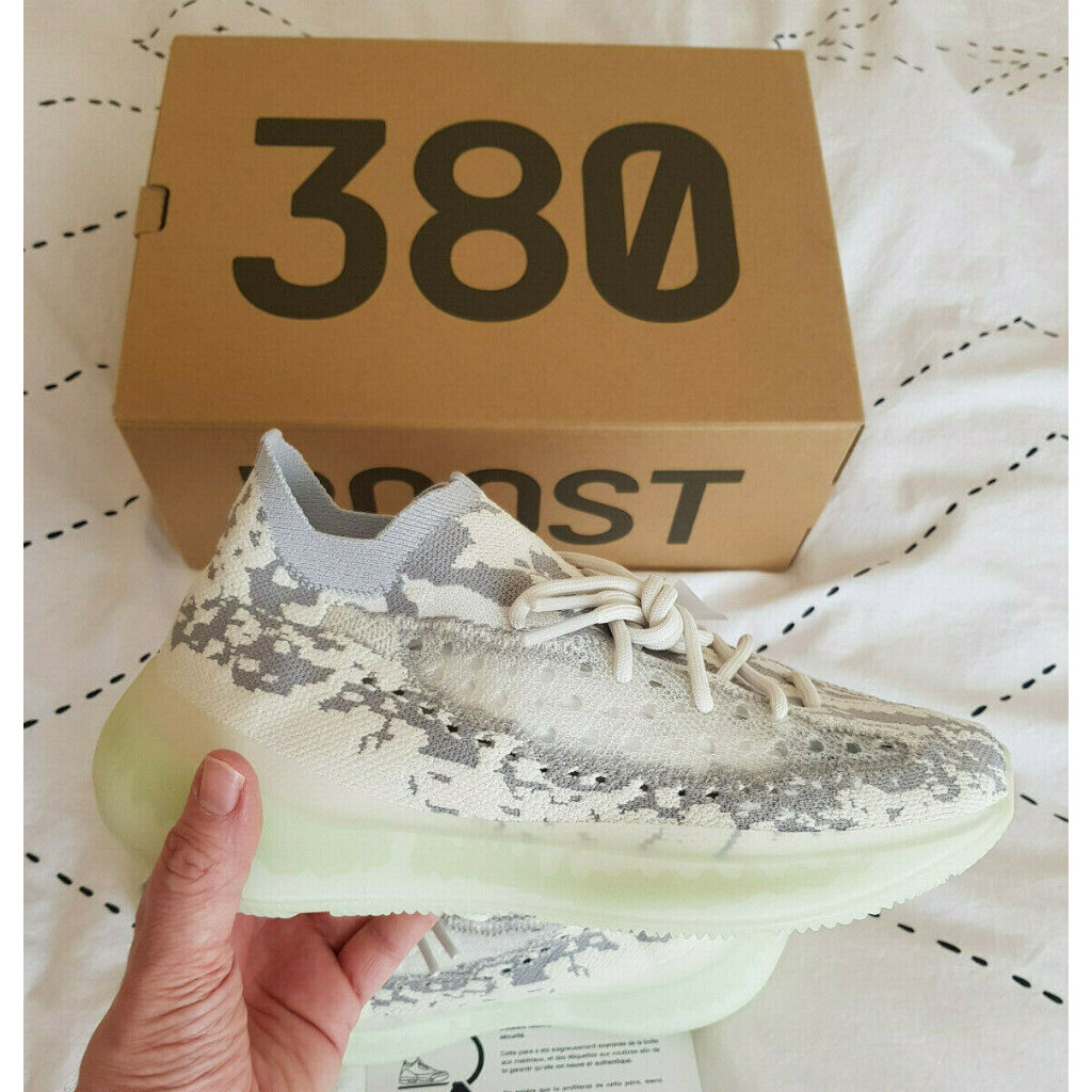 Giày thể thao thông thường Yeezy Boost 380 Alien FB6878