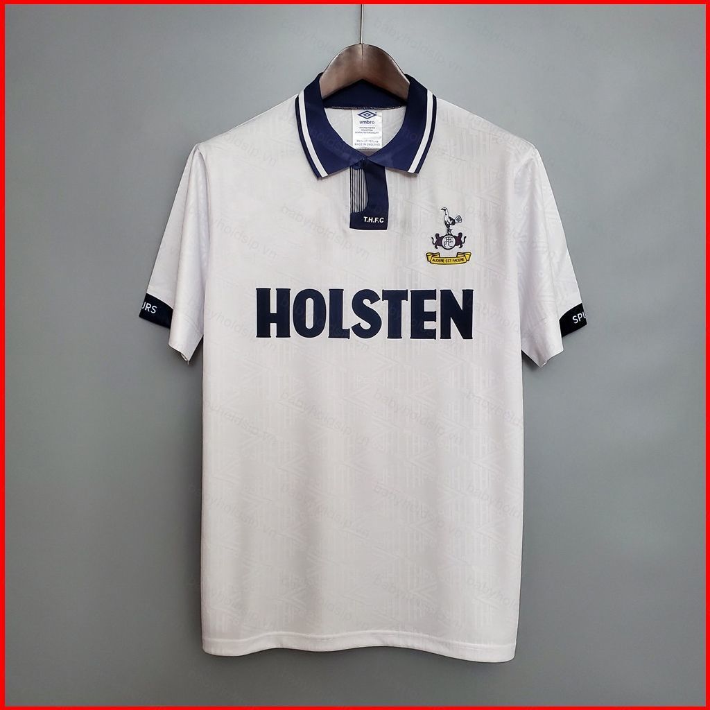 Áo thun retro bóng đá Tottenham Hotspur từ 1991-1993 phù hợp với mọi độ tuổi, bao gồm size plus.