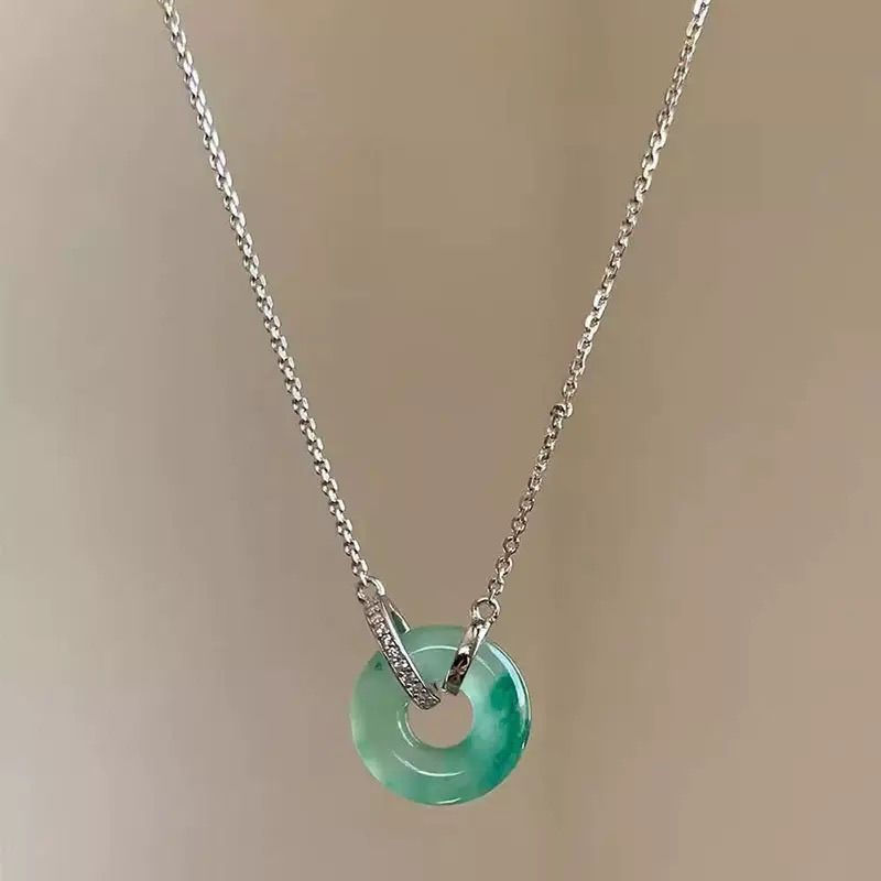 Pendant necklace with clavicle chain, new model, interlocking rings, Chinese style, with a new peace