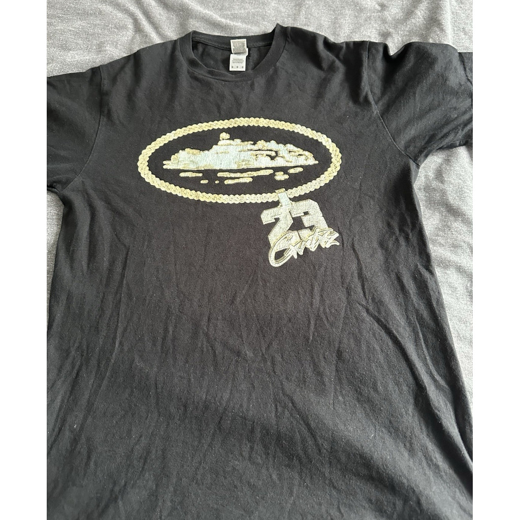 Áo thun ngắn tay cổ tròn Corteiz x Central Cee in hình, chất liệu 100% bông