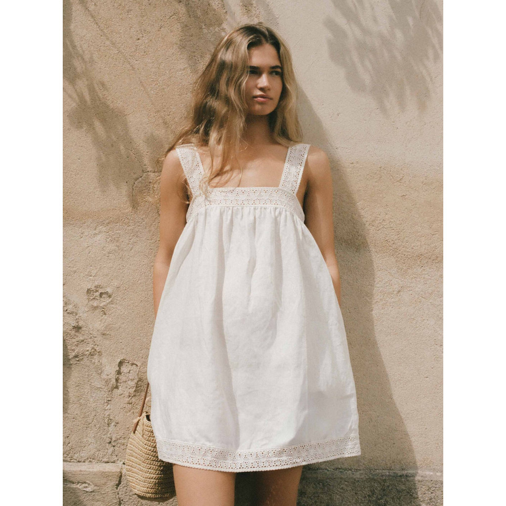 ZA Old Money Style Cổ vuông không tay rỗng khâu ren ngắn