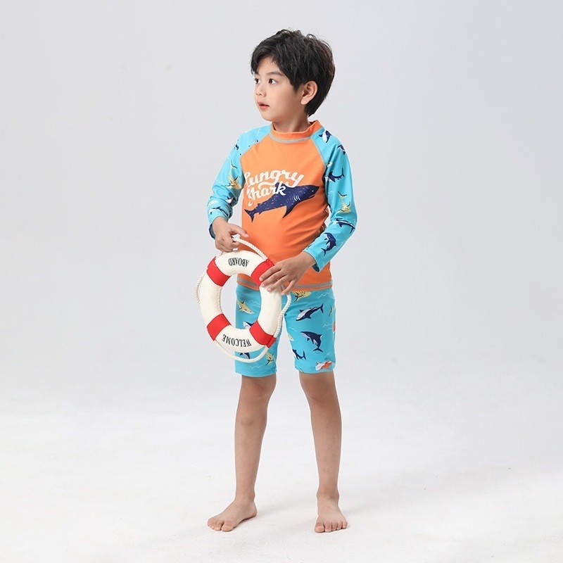 Bộ quần áo bơi cho bé.COONGKIDS Bộ bơi bé trai dài tay họa tiết Hungry shark kèm mũ 9-35kg