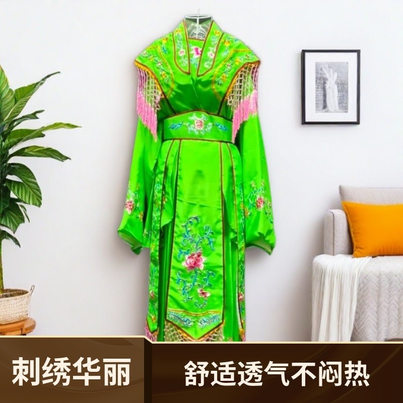 Trang phục truyền hình Việt Nam và Miyama - Costumes cổ tích cho công chúa từ bộ phim Bắc Kinh