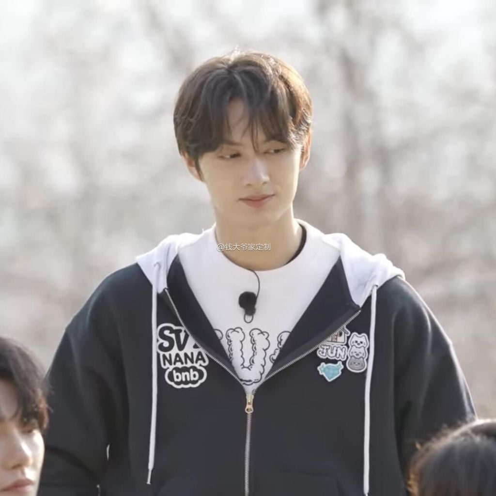 Bản gốc tùy chỉnh SEVENTEEN cùng loại người thứ cấp chính thức Nana Homestay Airbnb áo trùm đầu