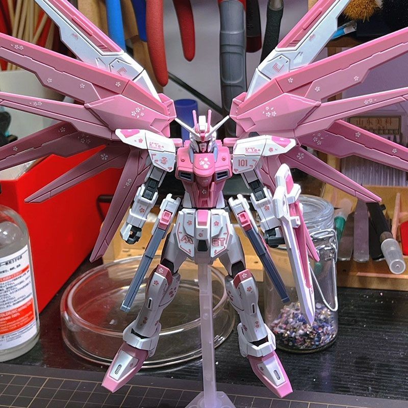 Jimo Society Sakura Pink Freedom Gundam HG 1 / 144 C Bộ Mô Hình Câu Lạc Bộ Sakura Pink Freedom Gunda