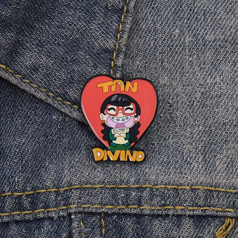 Phụ kiện thời trang Ugly Betty (Yo Soy Betty, La Fea) - Ba lô, huy hiệu và trang sức