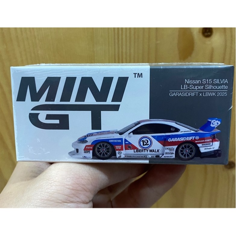 Mini GT Box Version MGT01022 Nissan LB-Super Silhouette S15 SILVIA GARASIDRIFT x LBWK 2025 cho bé từ