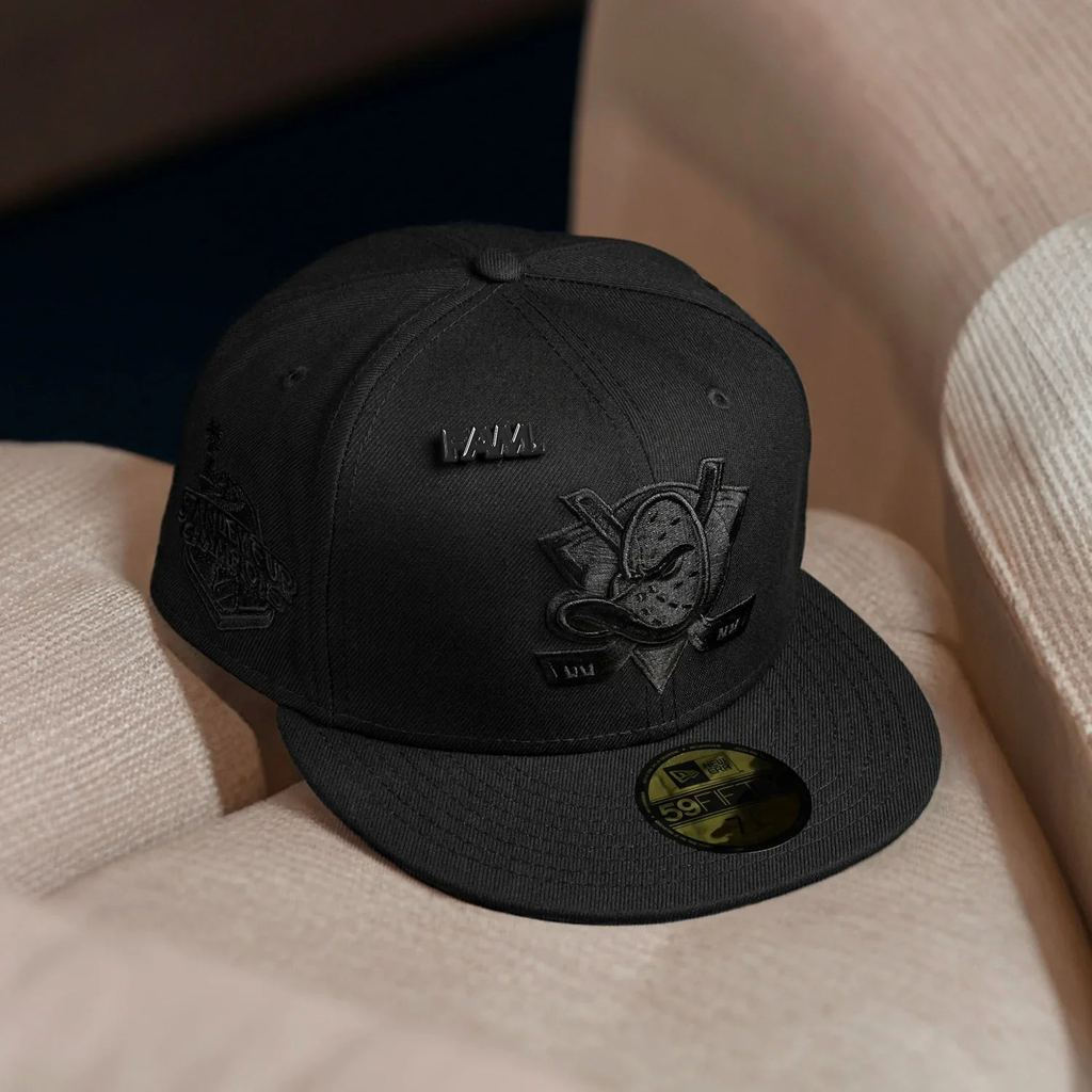 ANAHEIM DUCKS NHL ĐEN SCARLET UV / MỚI ERA 9FIFTY FITTED CAP RPG5 MUTX