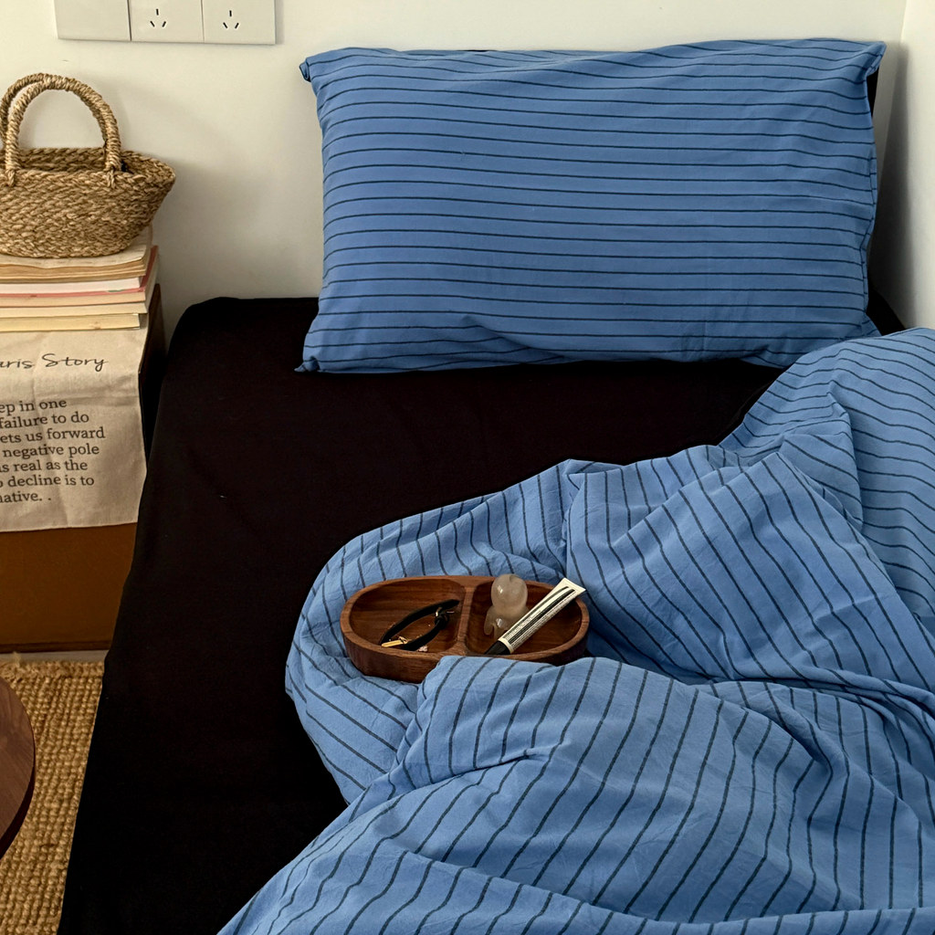 Bộ chăn ga gối đệm kiểu INS có sẵn Bộ ga trải giường sọc 4 trong 1 1m5 1m8 2m