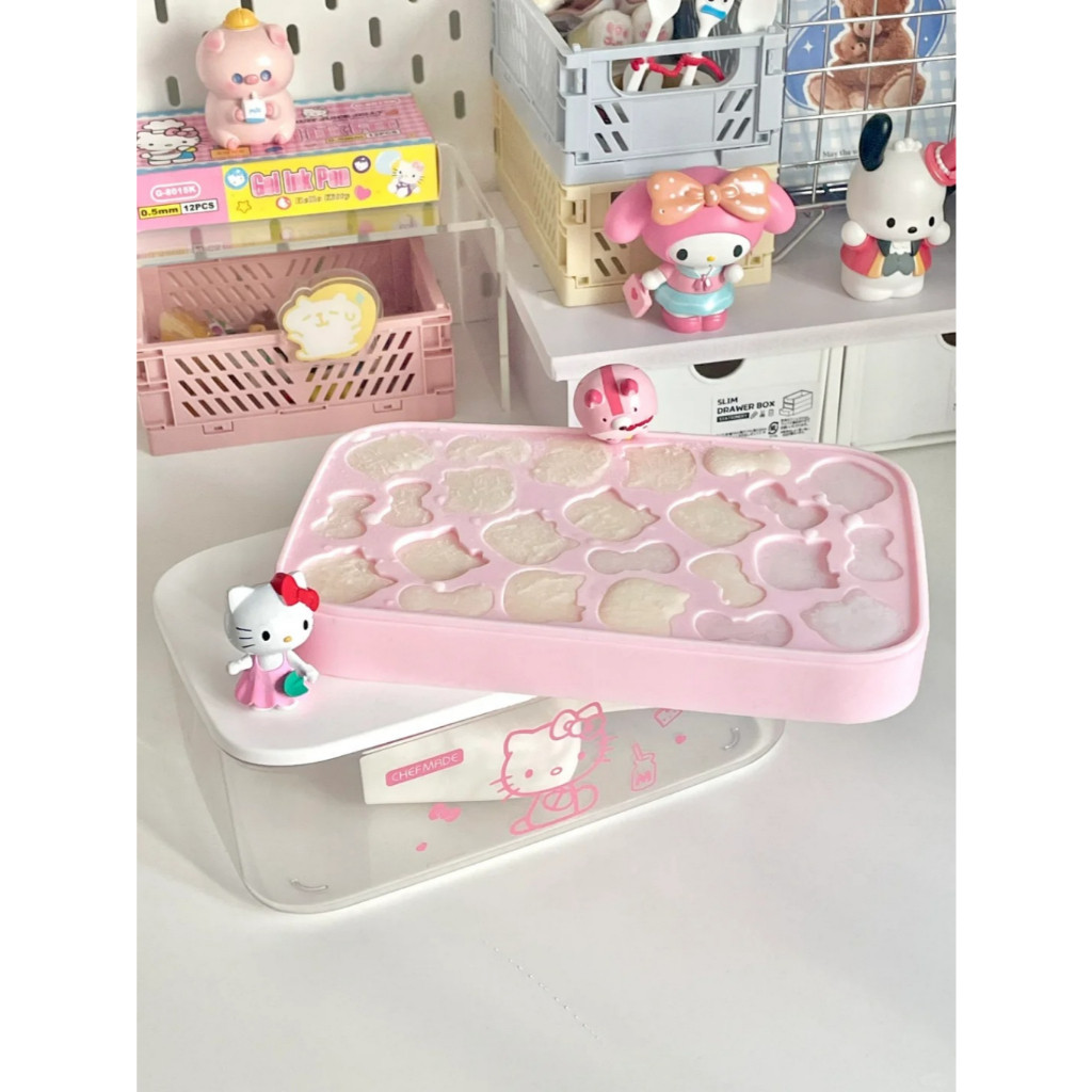 Khay Đá Hello Kitty Dễ Thương  Khuôn Đá Silicone Có Nắp Kín – Không Ám Mùi, Dễ Lấy Đá, Dùng Gia Đình